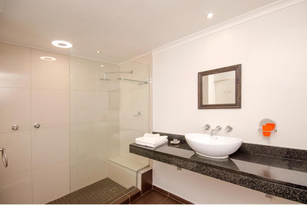 Small Bay Guest House Bloubergstrand Exterior foto